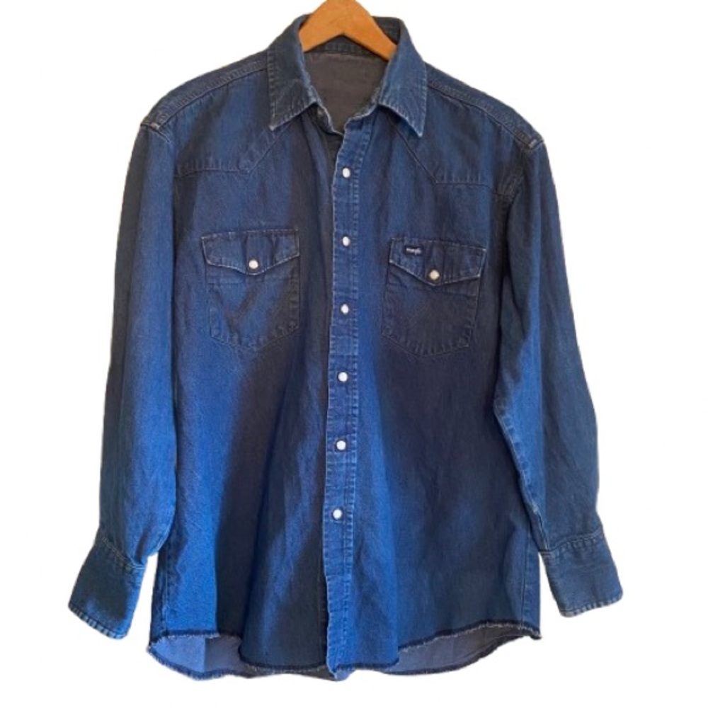 Wrangler Blue Denim Pearl Snap Shirt, Men’s PTP = 25 (Med ?)
